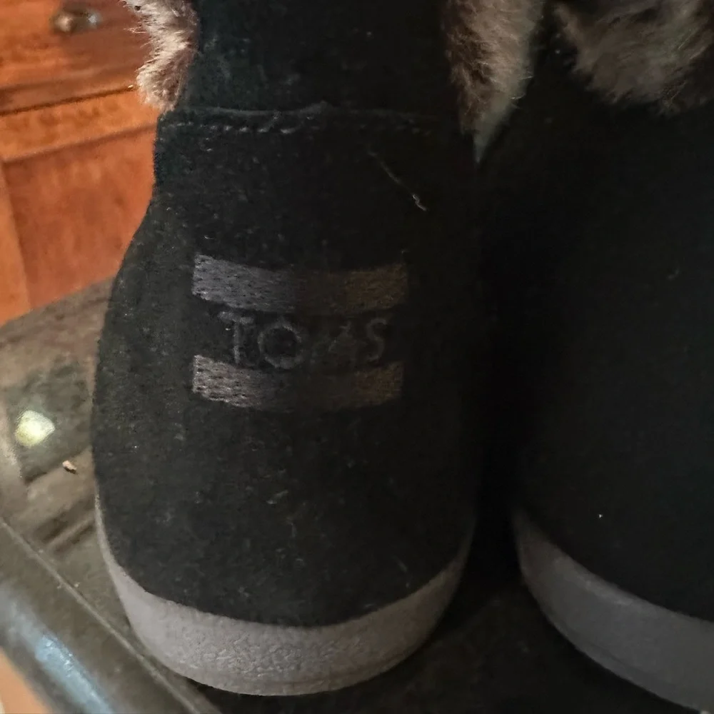 Toms Suede And Fur Women's Moccasin Boots - Picture 3 of 9